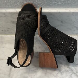 Vince Camuto Leather upper